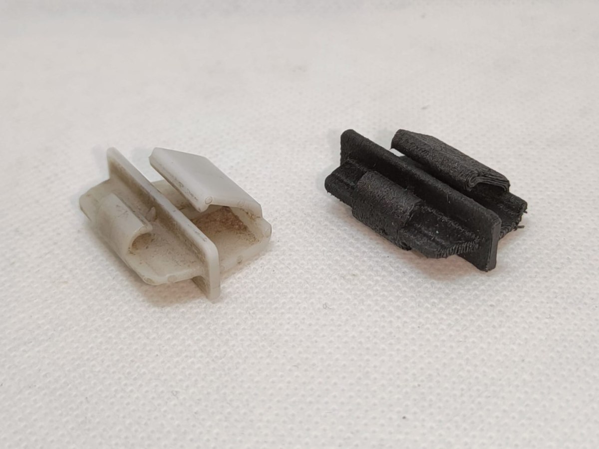 4D0807249 Clip Audi A8 D2 - Image 2