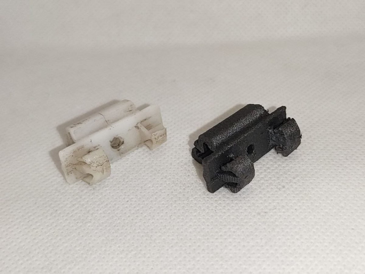 4D0807249B Clip Audi A8 D2 - Image 2